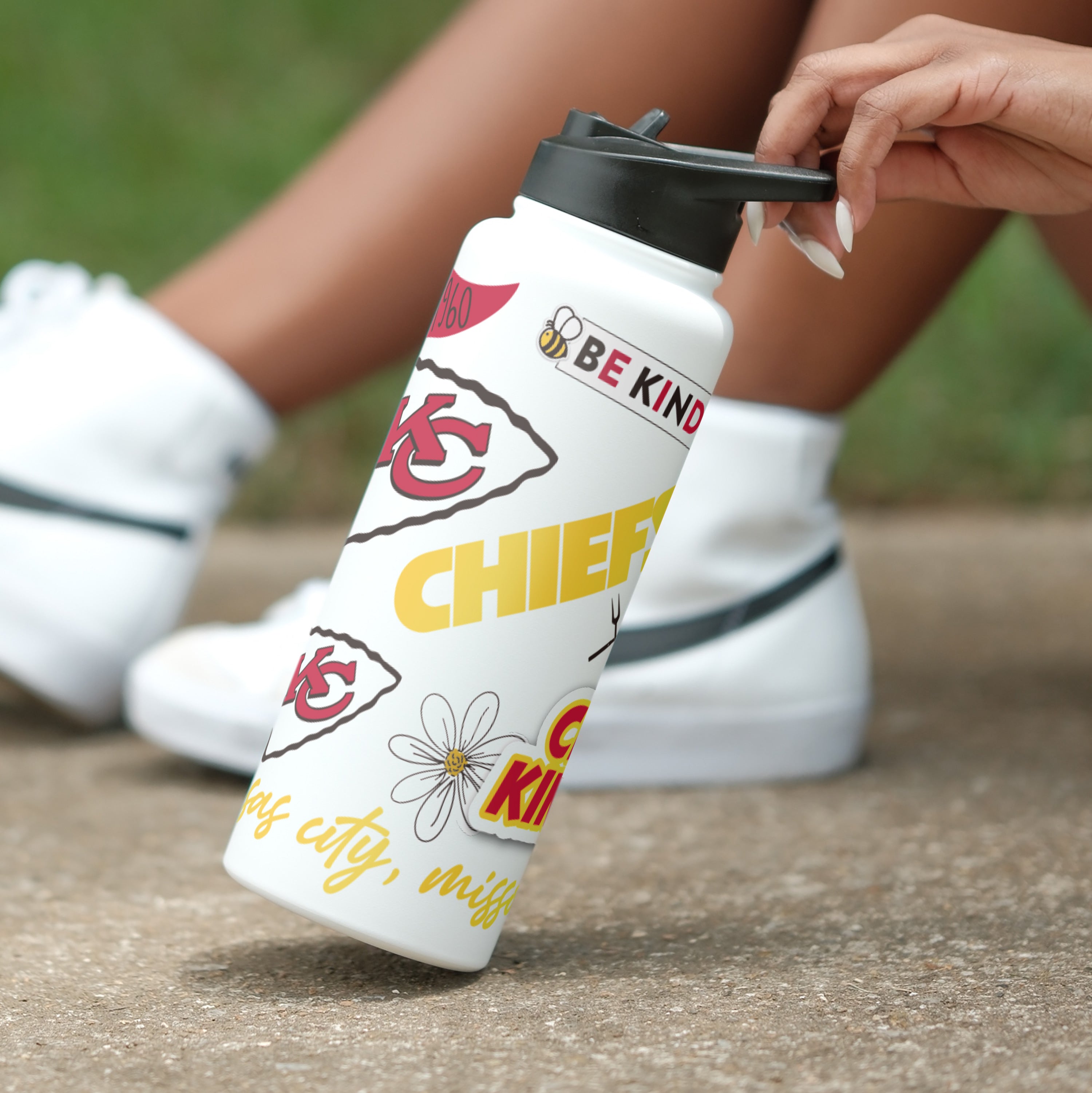 Kansas City Chiefs 34oz Native Quencher Bottle - Logo Brands