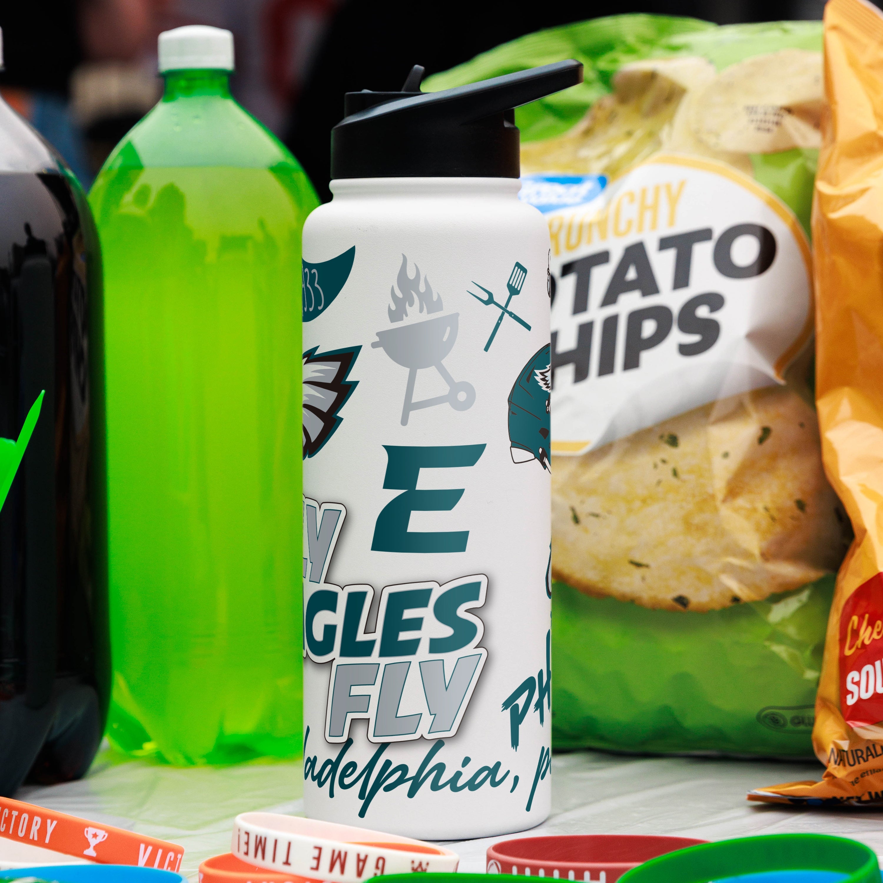 Philadelphia Eagles 34oz Native Quencher Bottle - Logo Brands